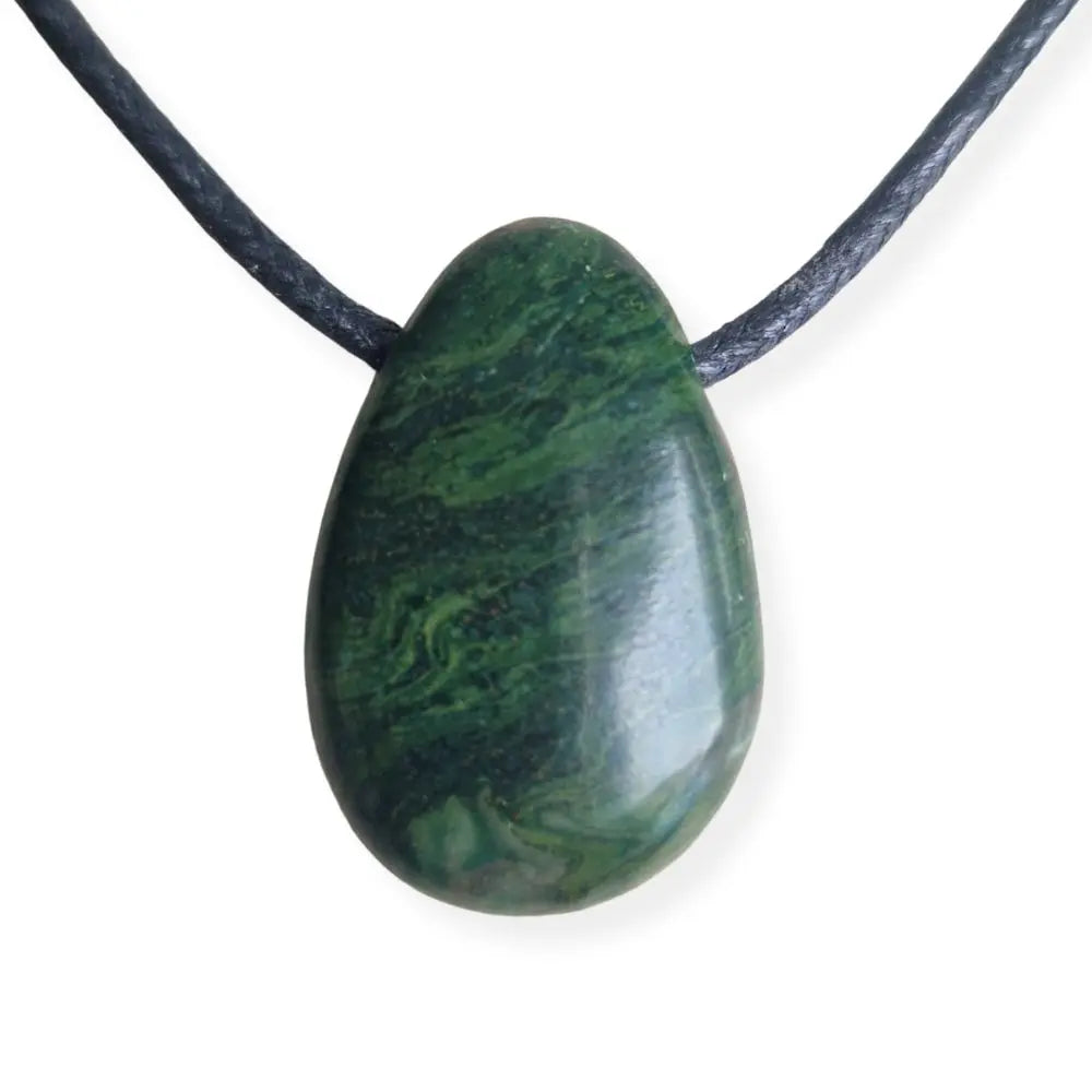 pendentif jade néphrite pierre percée