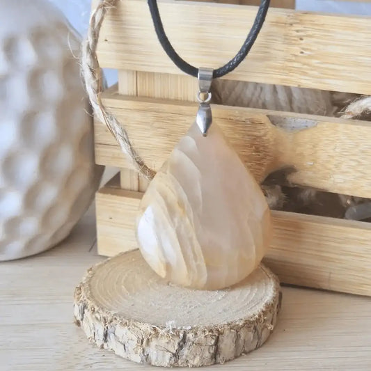 Pendentif pierre de lune orange pierre plate forme goutte