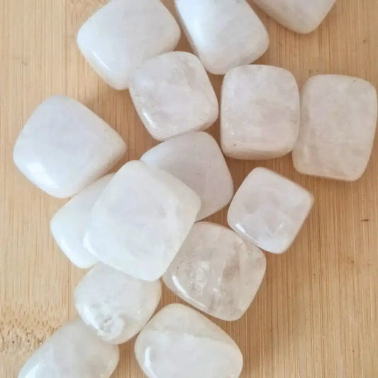 Pierre roulée jade blanc pour le lâcher prise mental