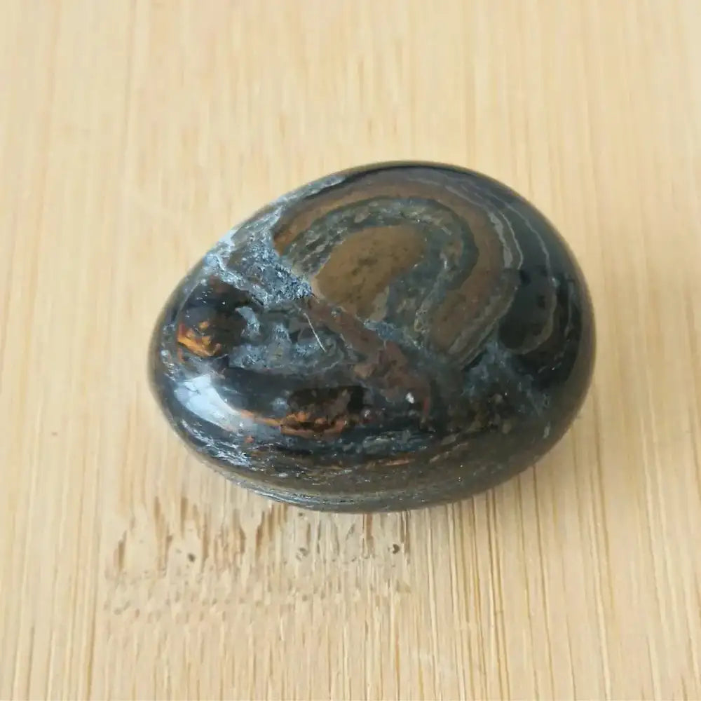 Pierre roulée œil de faucon magnifique pierre