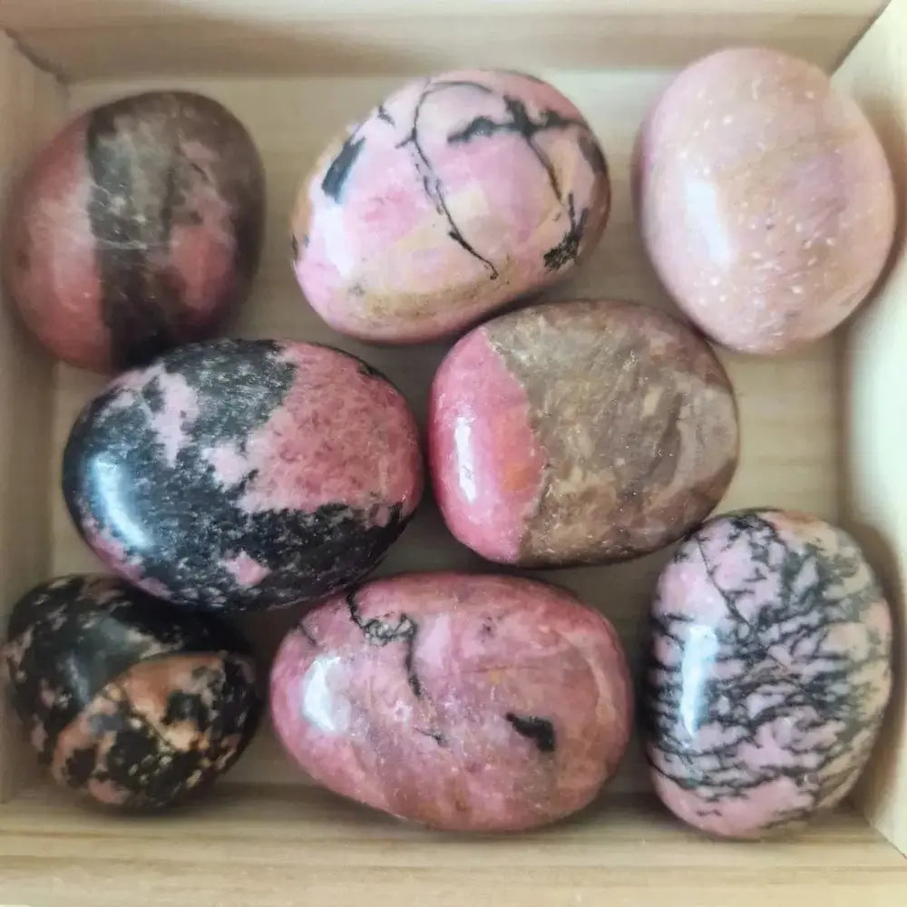 Pierre roulee Rhodonite