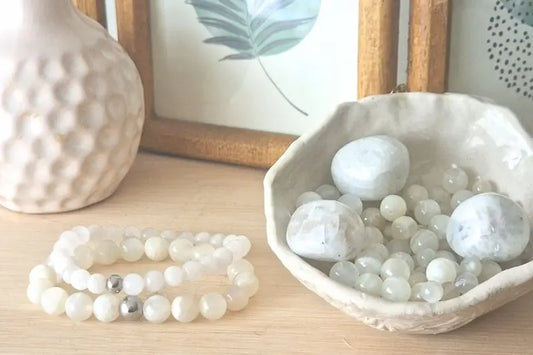 Top 12 vertus du bracelet pierre de lune : bienfaits, énergies et significations