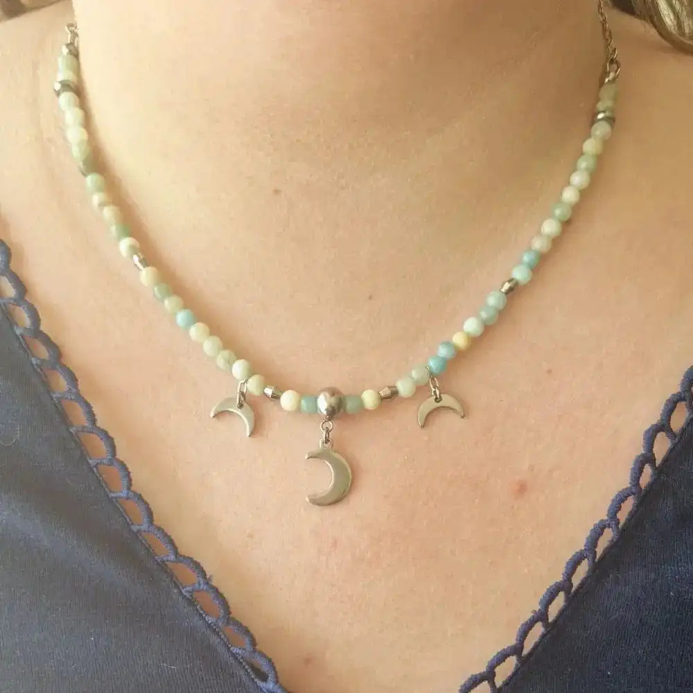 collier amazonite & breloque lune porté