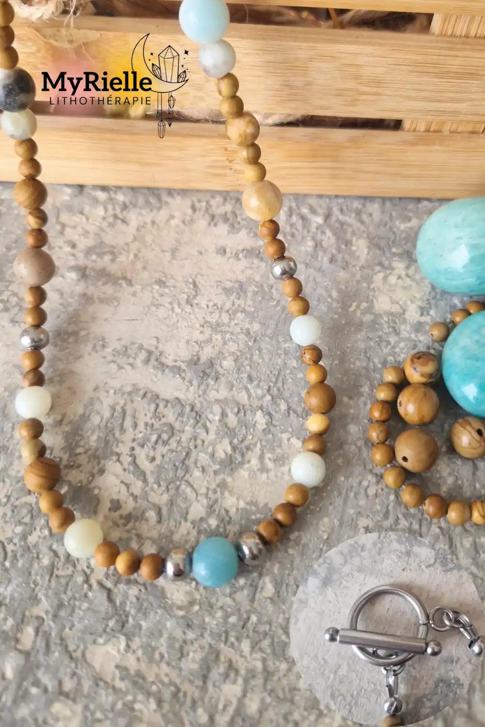 presentation collier amazonite jaspe bois