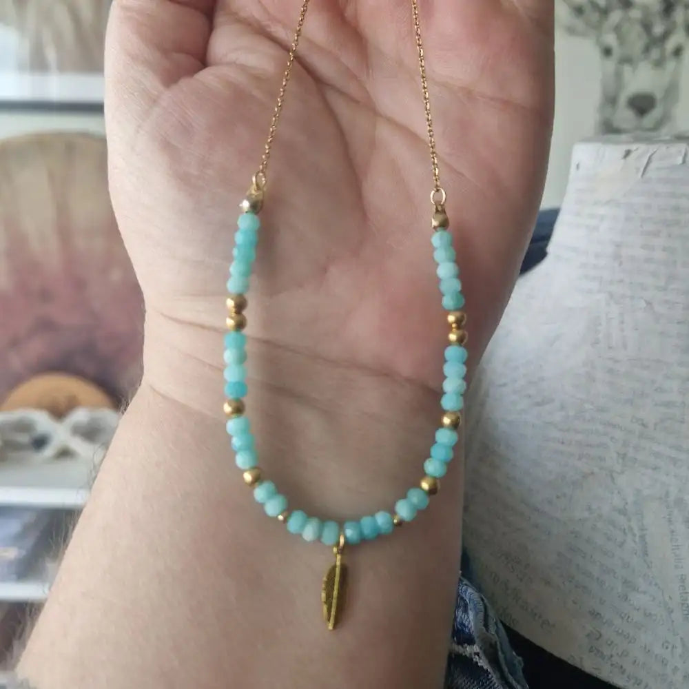 Collier amazonite bohème avec plume laiton
