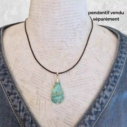 cordon cuir noir en 2 mm pour pendentif. vendu séparément