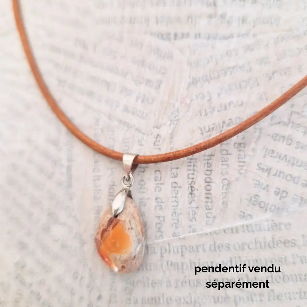 Cordon cuir rond 2mm couleur tan pour pendentif vendu séparément