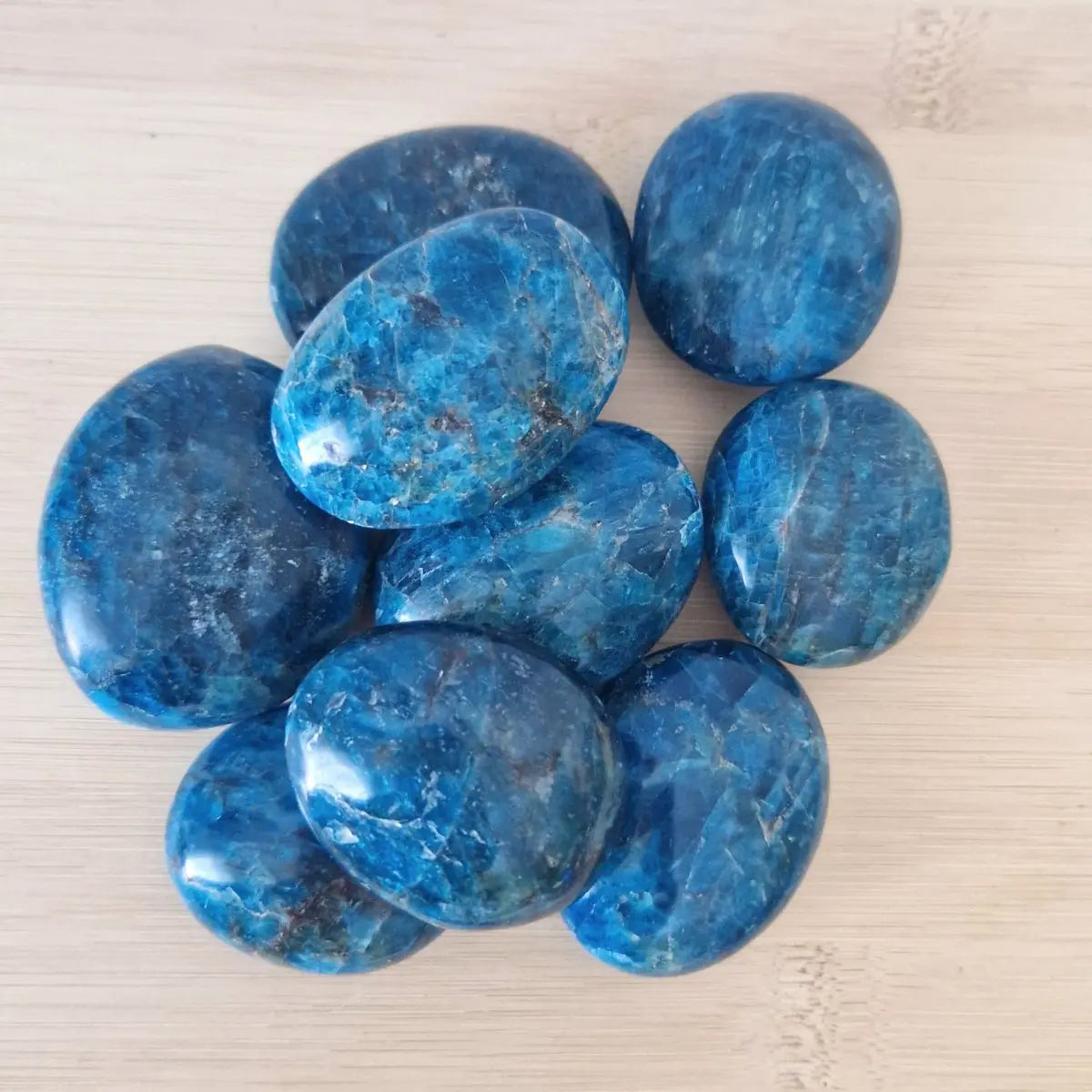 Galet Apatite Bleue