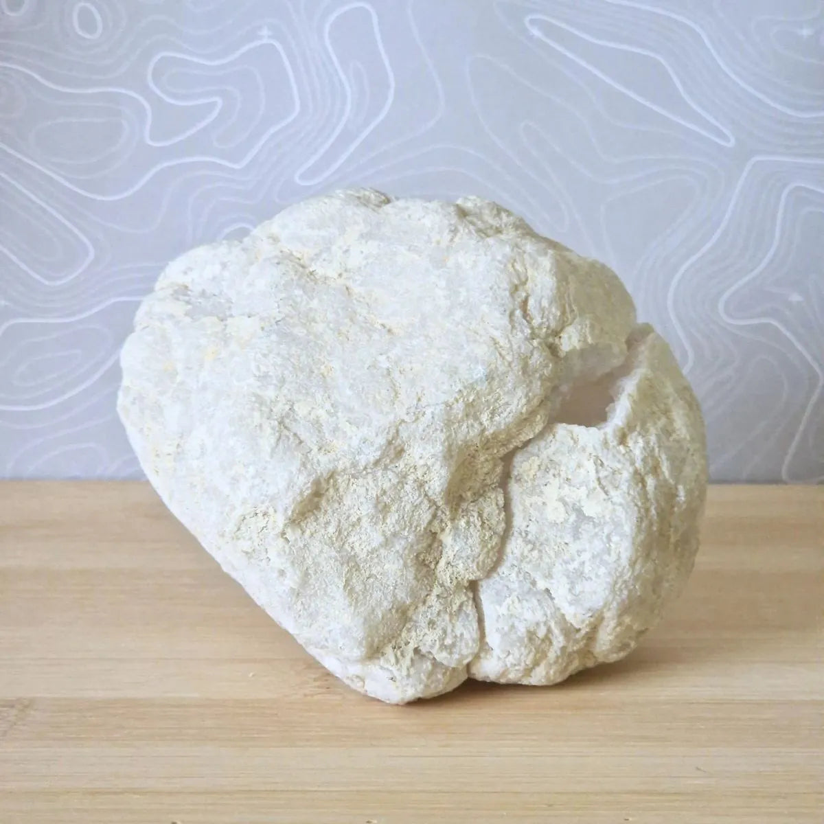 Géode quartz blanc entière 10 à 12cm  712g