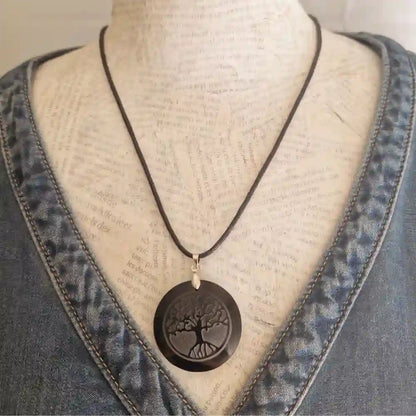 pendentif arbre de vie grave obsidienne noire porté