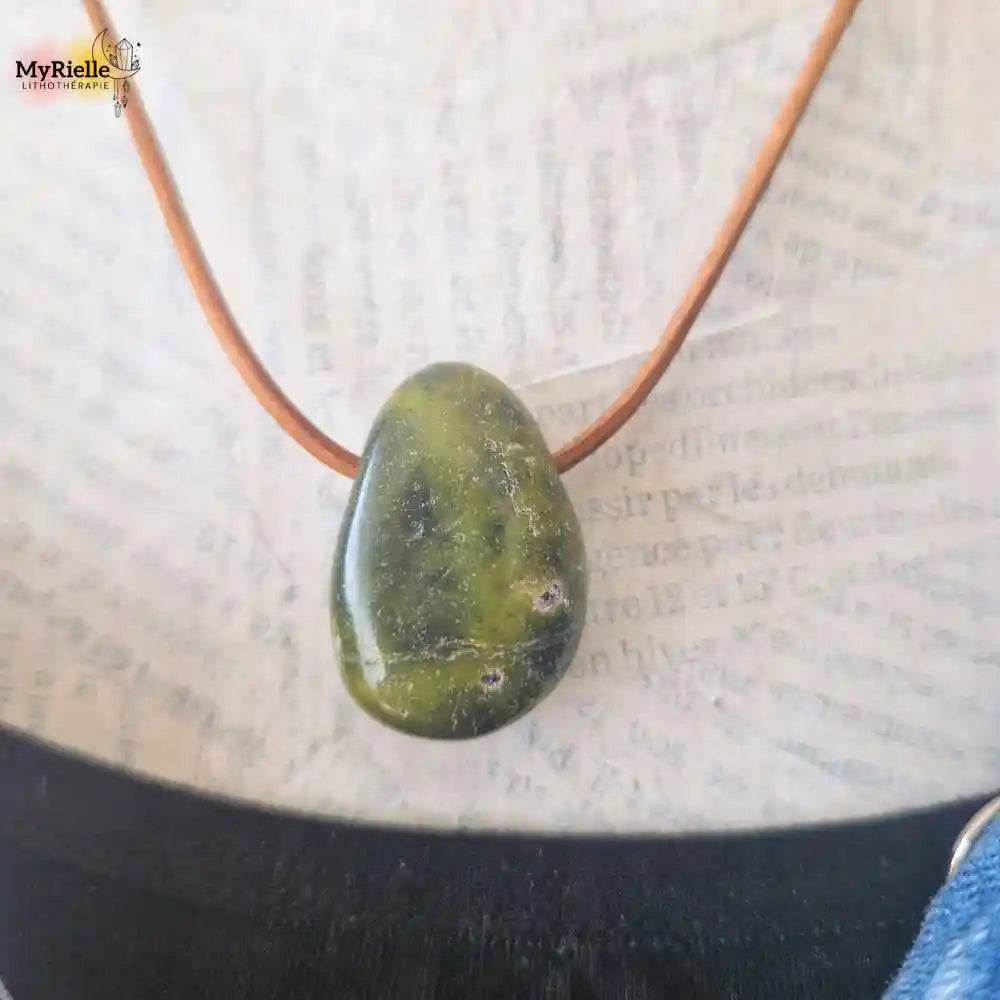 pendentif atlantisite pierre percée  (stichtite sur serpentine)