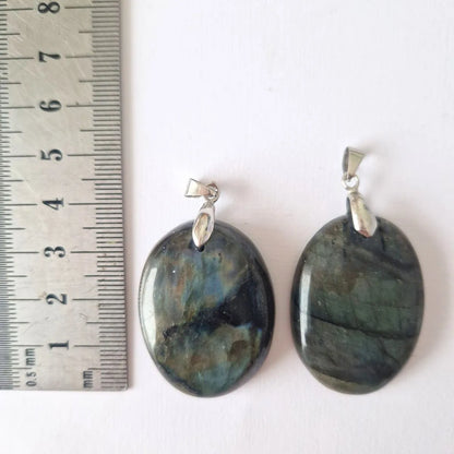 Taille des pendentif labradorite verte