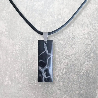 pendentif cabochon septaria noire rectangle homme zoom