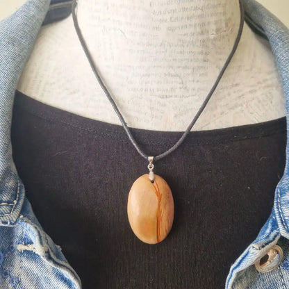 pendentif jaspe polychrome n°2 porté