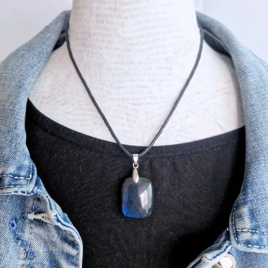 Pendentif Labradorite Bleue – Protection & Ancrage Spirituel