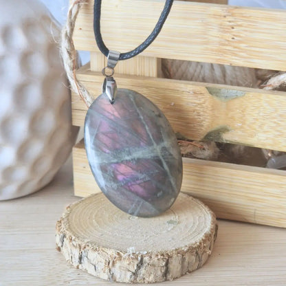 Pendentif Labradorite violette - forme ovale - MyRielle Lithothérapie