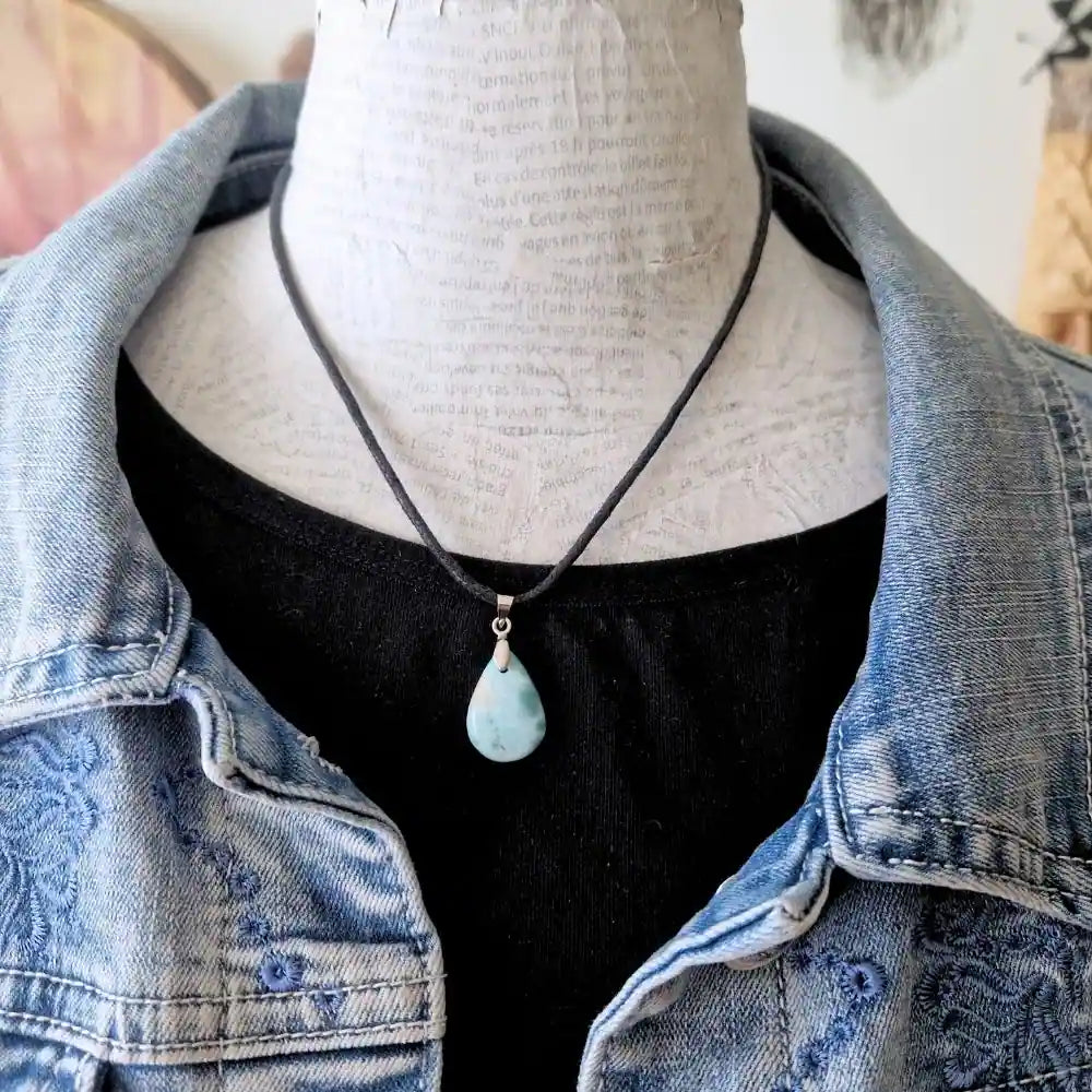 Pendentif Larimar – Apaisement & Communication Bienveillante