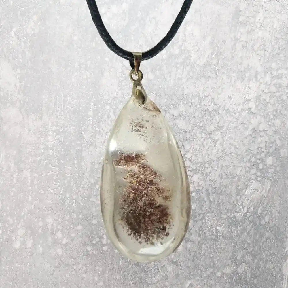 Pendentif Lodolite inclusion rouge  - quartz chamane face zoom