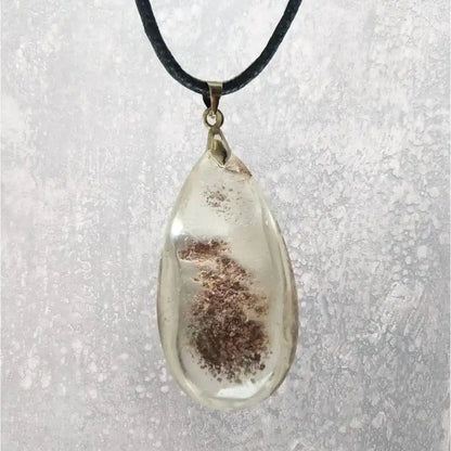 Pendentif Lodolite inclusion rouge  - quartz chamane face zoom