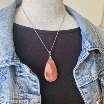 pendentif opale rose 3 mannequin