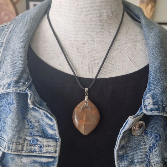 pendentif pierre de lune orange  pierre plate forme libre