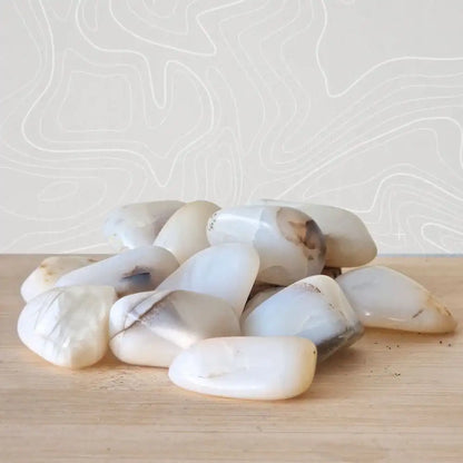 Pierre roulée opale blanche naturelle polie