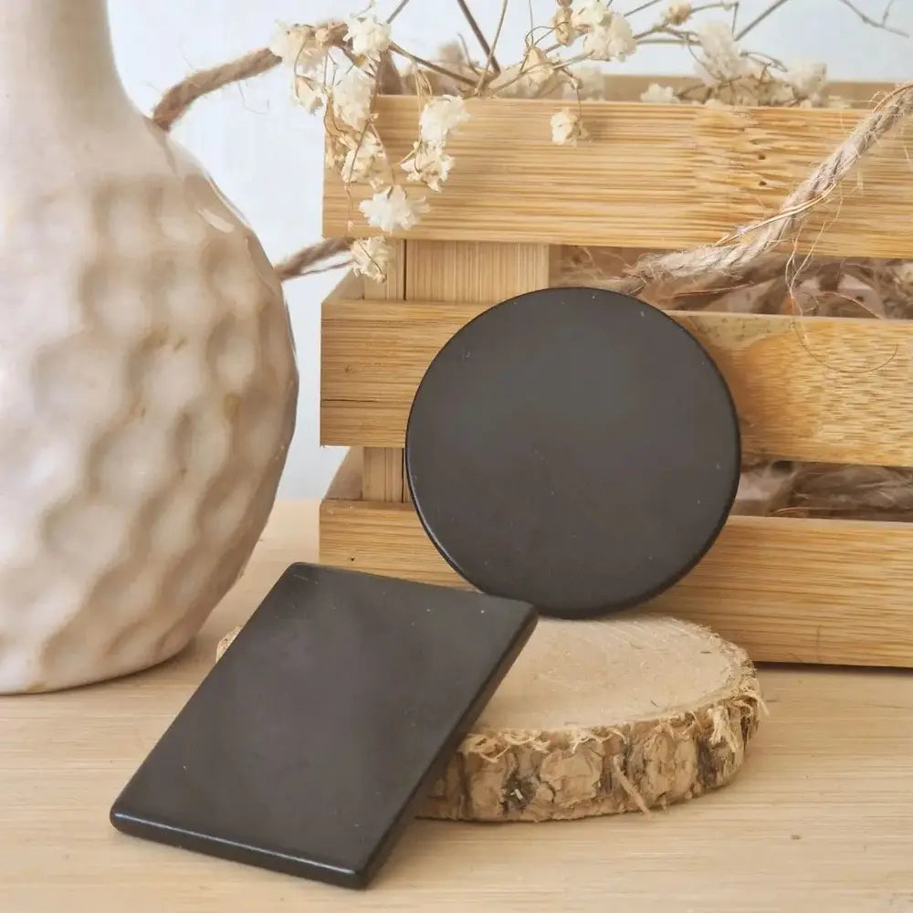 Plaque de shungite ronde / rectangulaire pour téléphone portable. Stop aux ondes