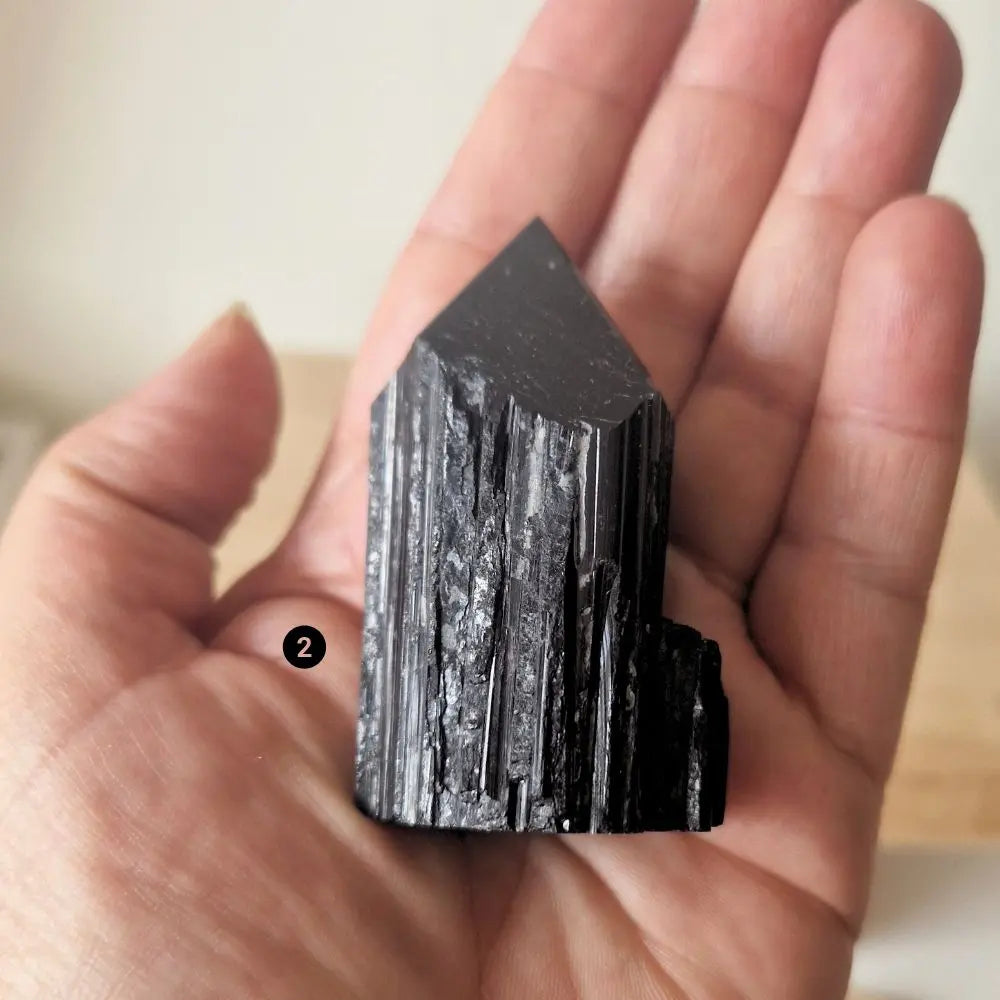 pointe tourmaline noire semi brute pointe polie-2-main