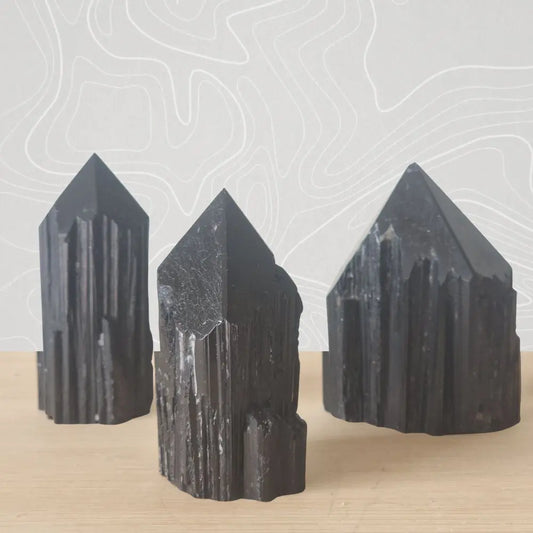 pointe tourmaline noire semi brute pointe polie 